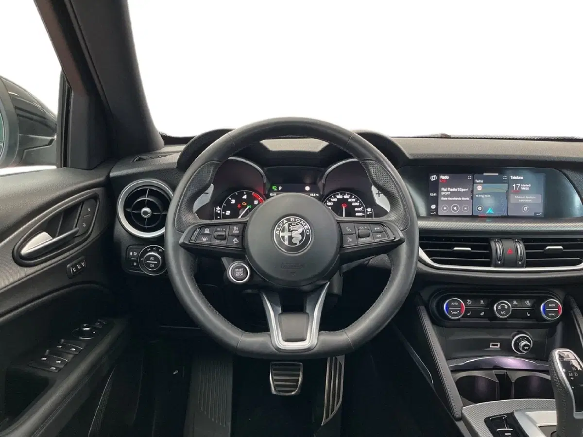 Alfa Romeo Stelvio usata a Torino (12)
