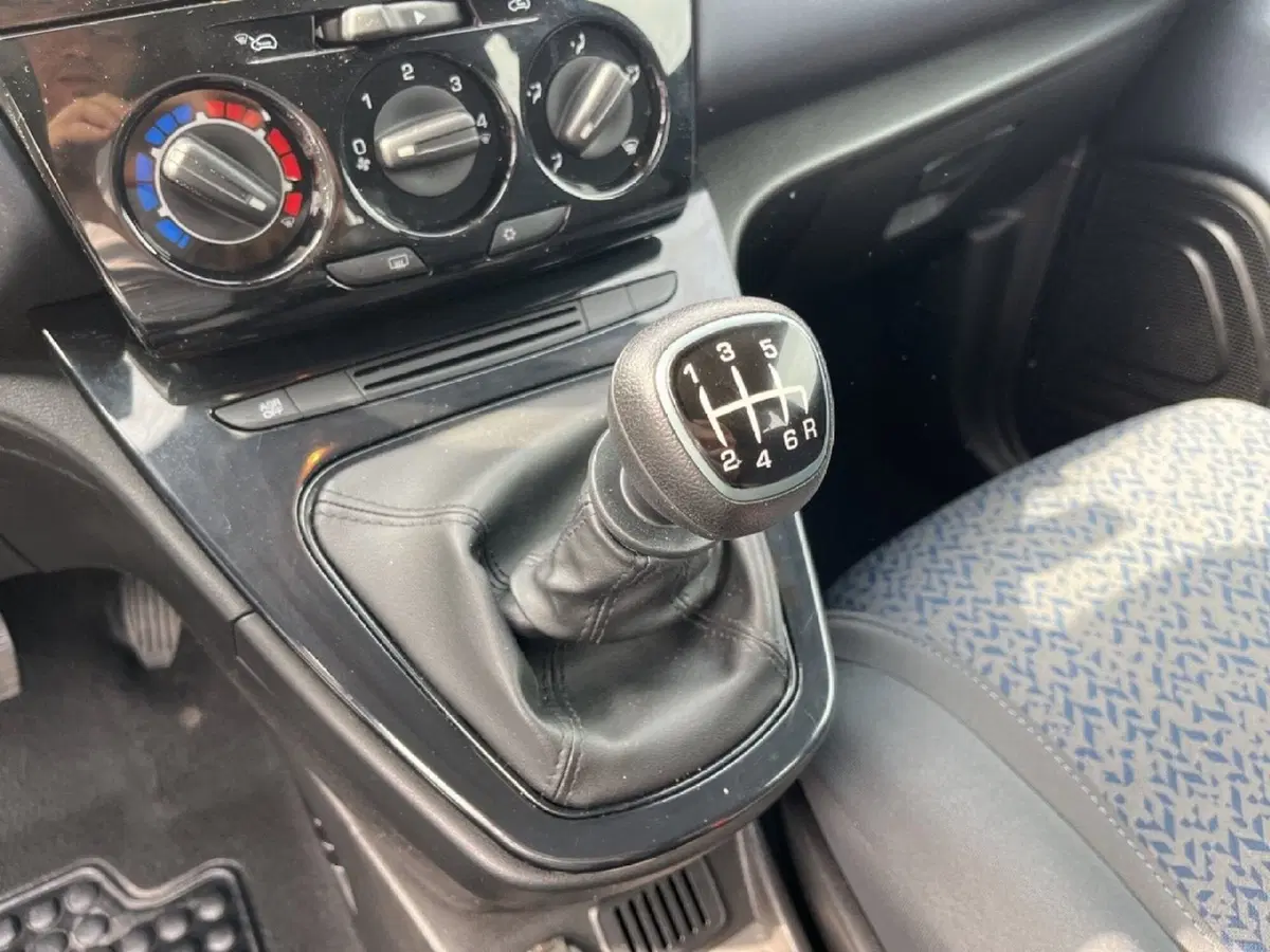 Lancia Ypsilon usata a Torino (11)