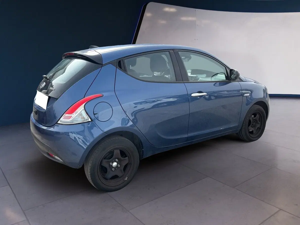 Lancia Ypsilon usata a Torino (4)