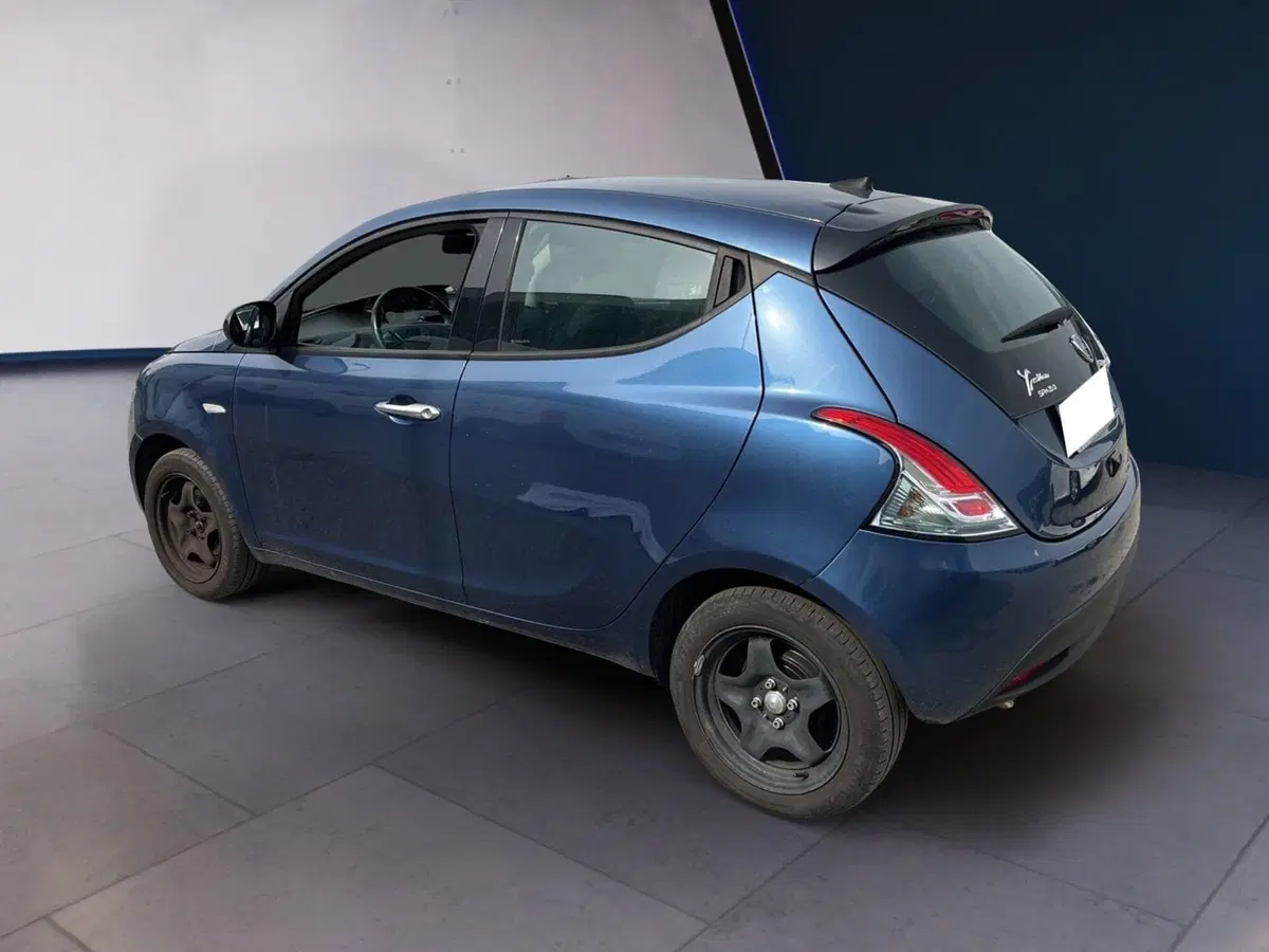 Lancia Ypsilon usata a Torino (6)