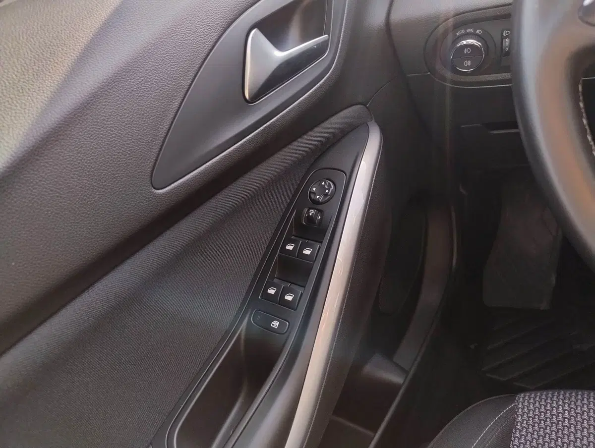 Opel Grandland X usata a Belluno (10)