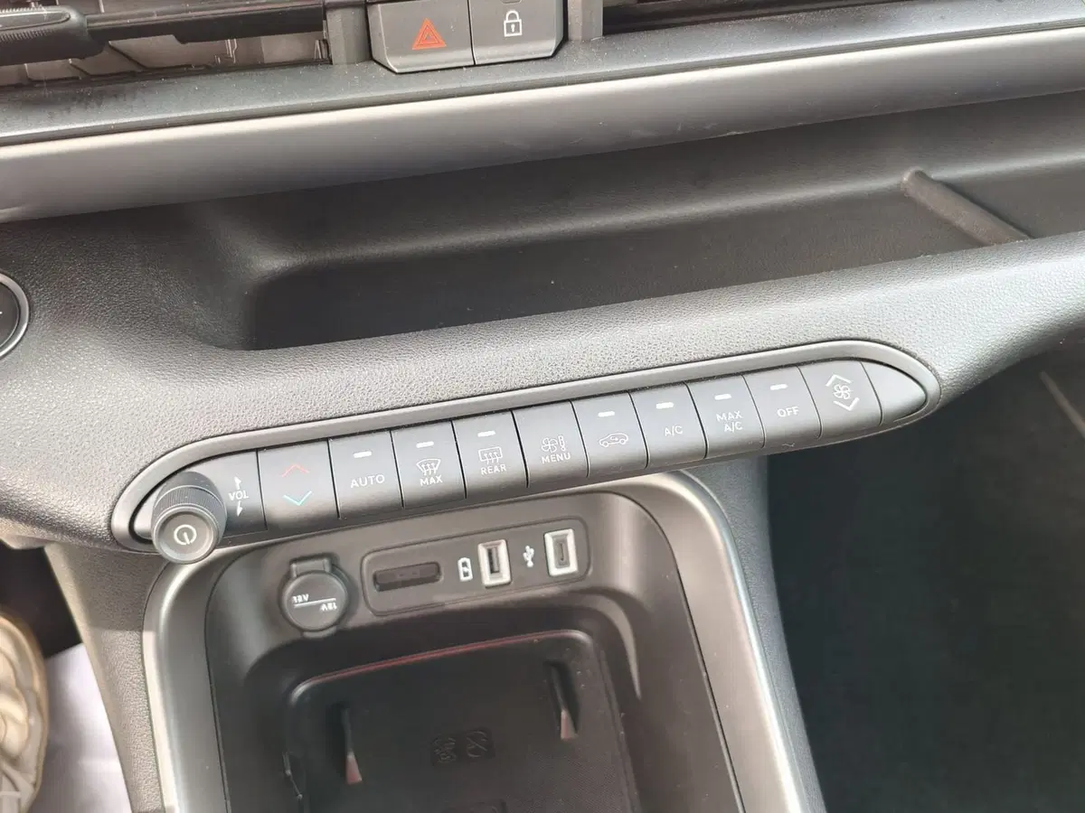Jeep Avenger usata a La Spezia (13)