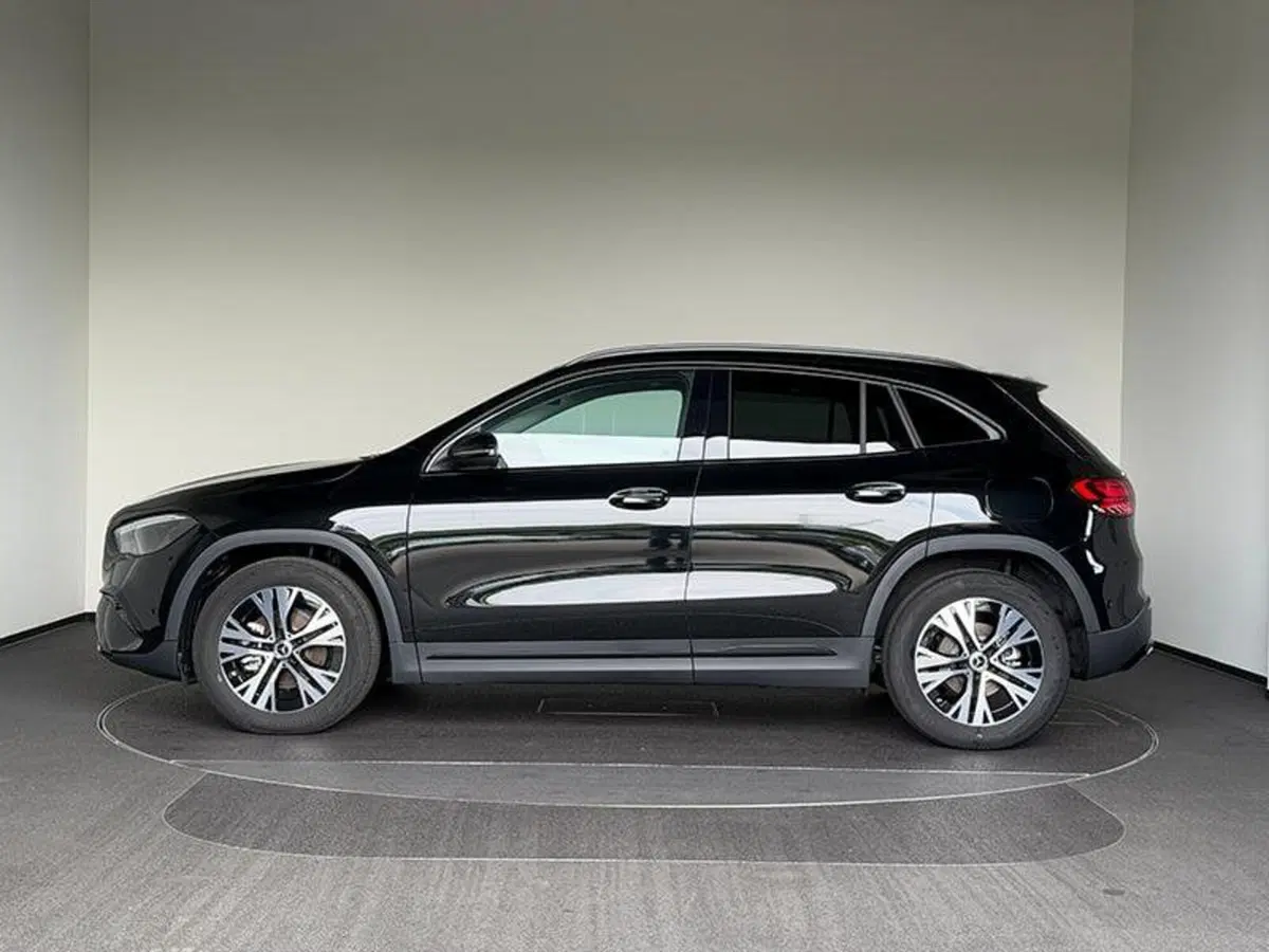 Mercedes-Benz GLA SUV nuova a Bergamo (4)