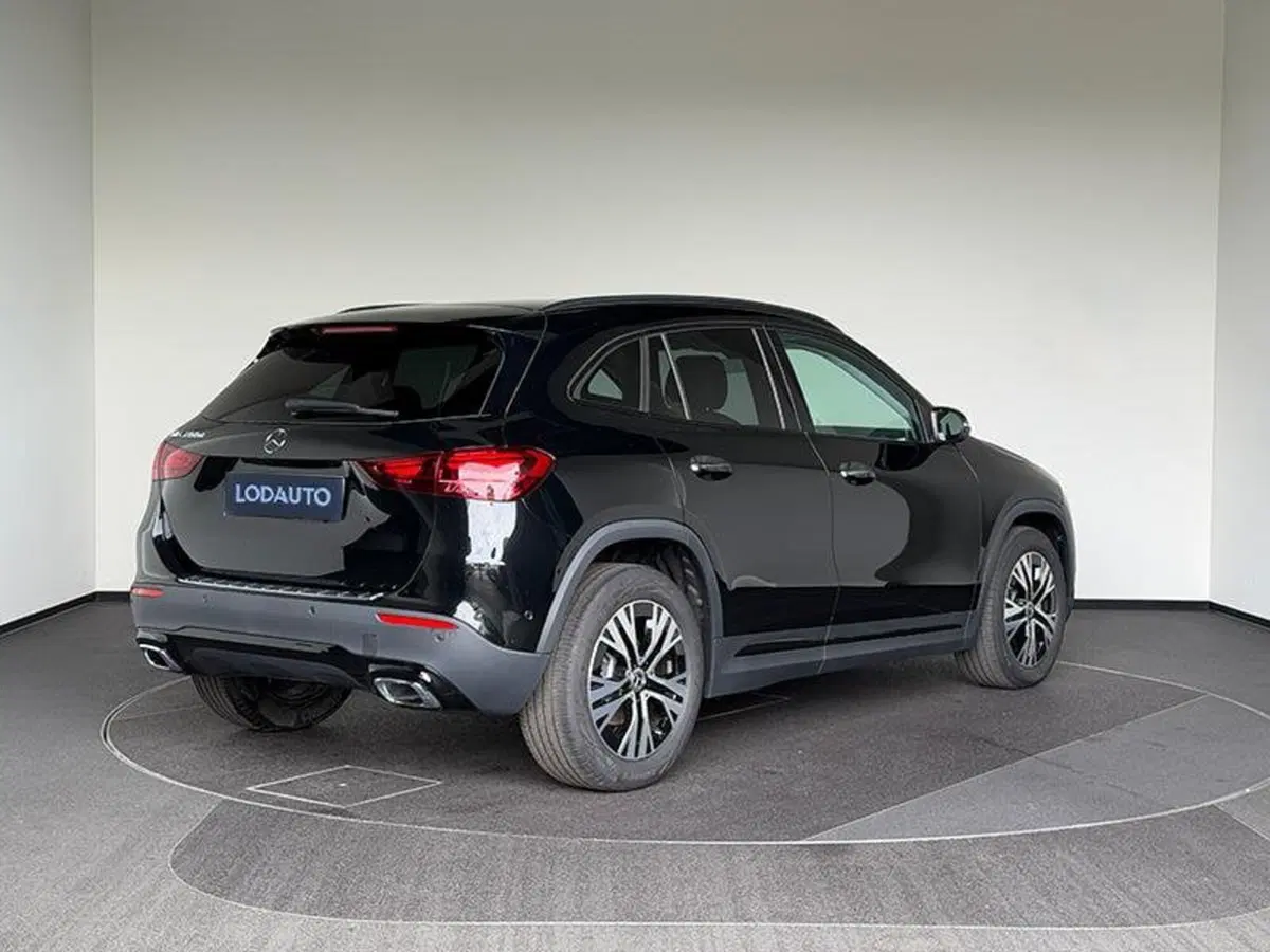 Mercedes-Benz GLA SUV nuova a Bergamo (7)