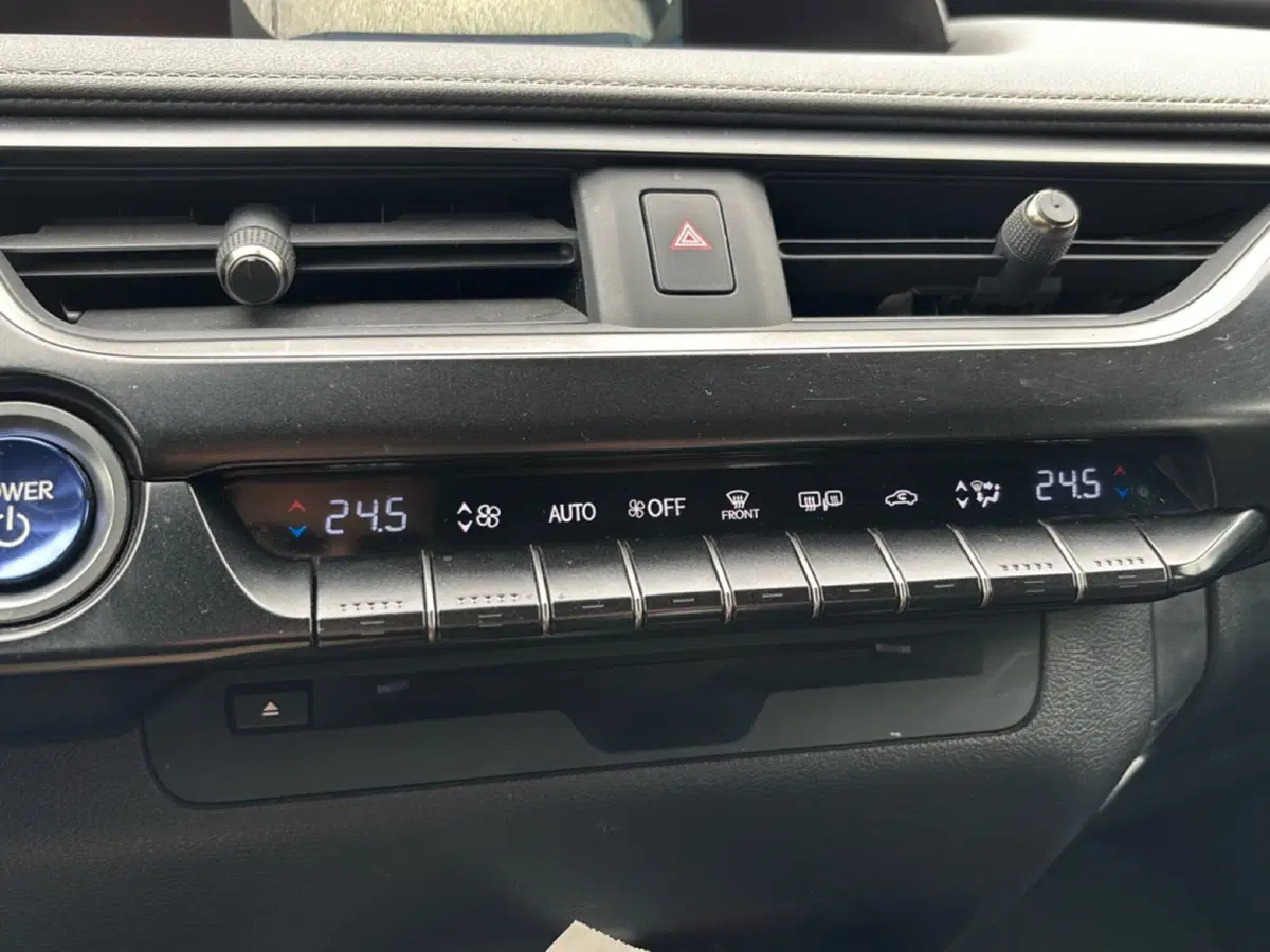 Lexus UX usata a Bologna (13)