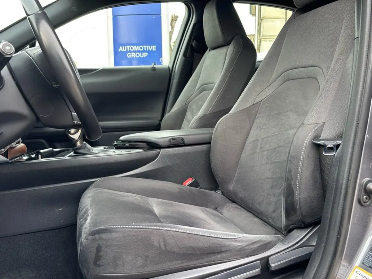 Lexus UX usata a Bologna (7)