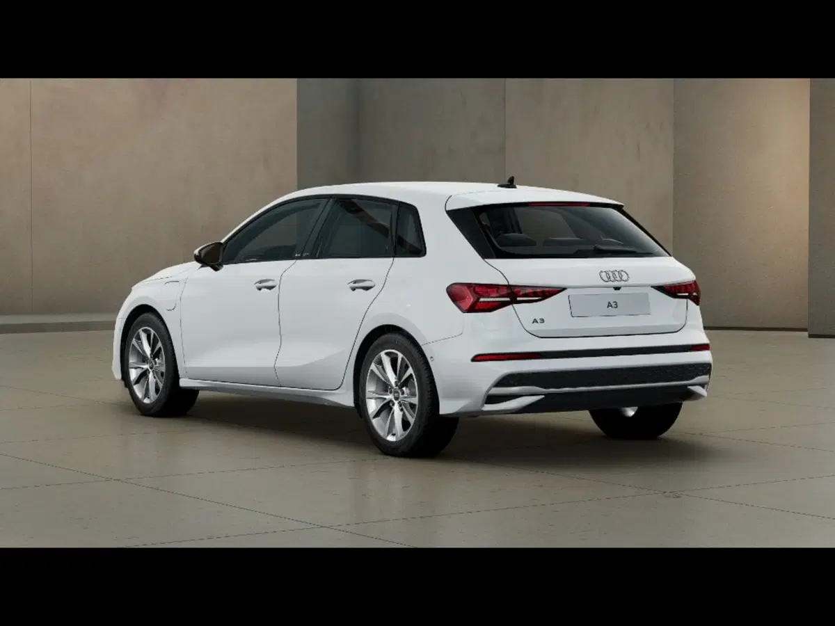 Audi A3 Sportback nuova a Livorno (4)