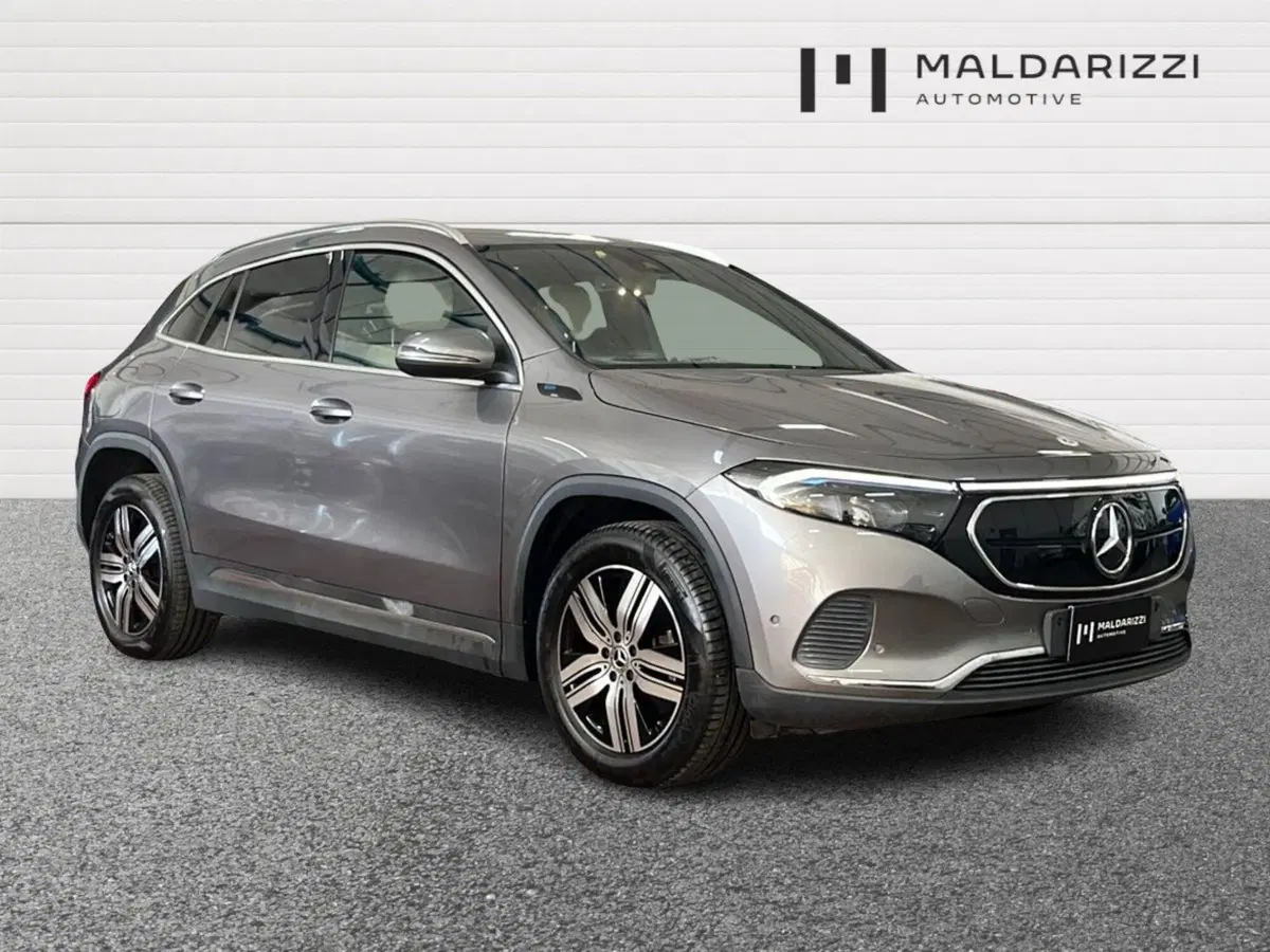 Mercedes-Benz EQA usata a Bari