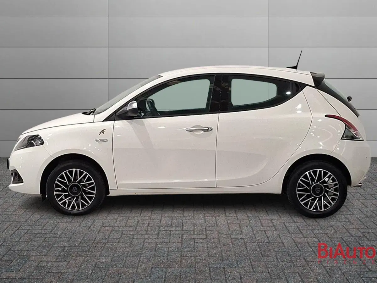 Lancia Ypsilon usata a Firenze (2)