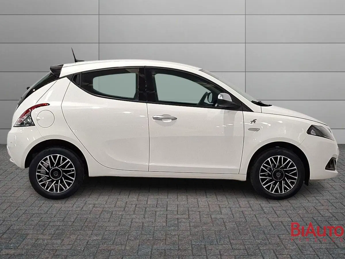 Lancia Ypsilon usata a Firenze (3)