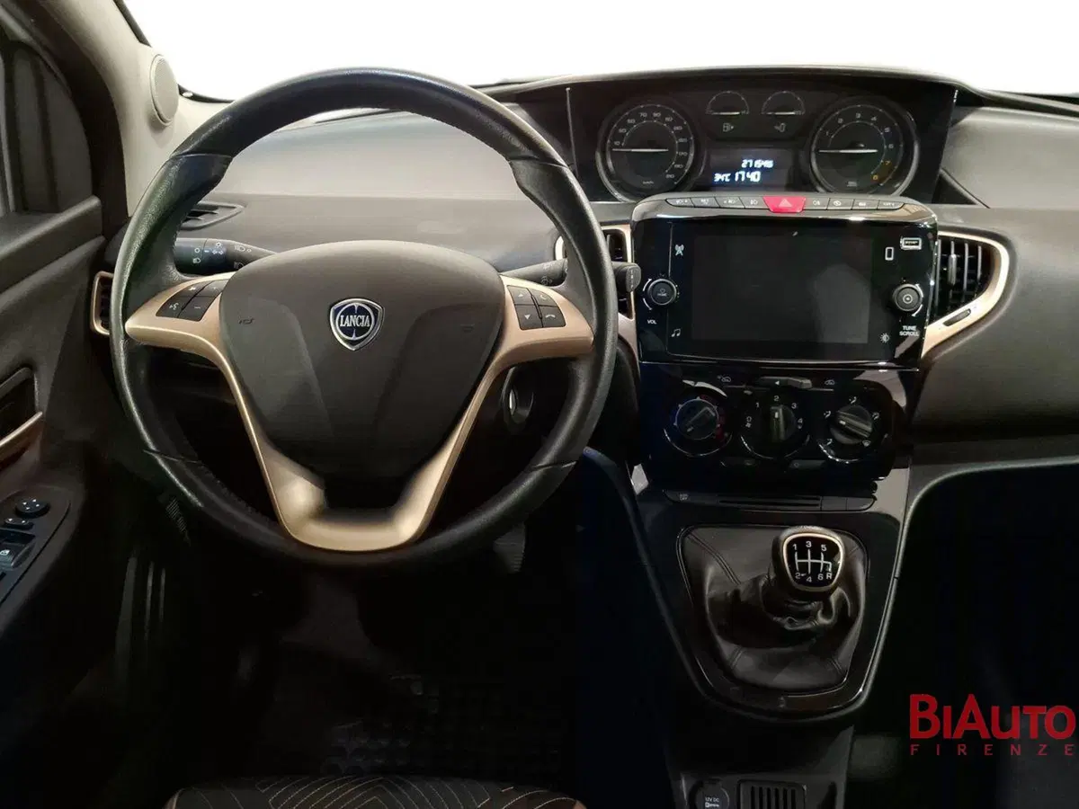 Lancia Ypsilon usata a Firenze (7)