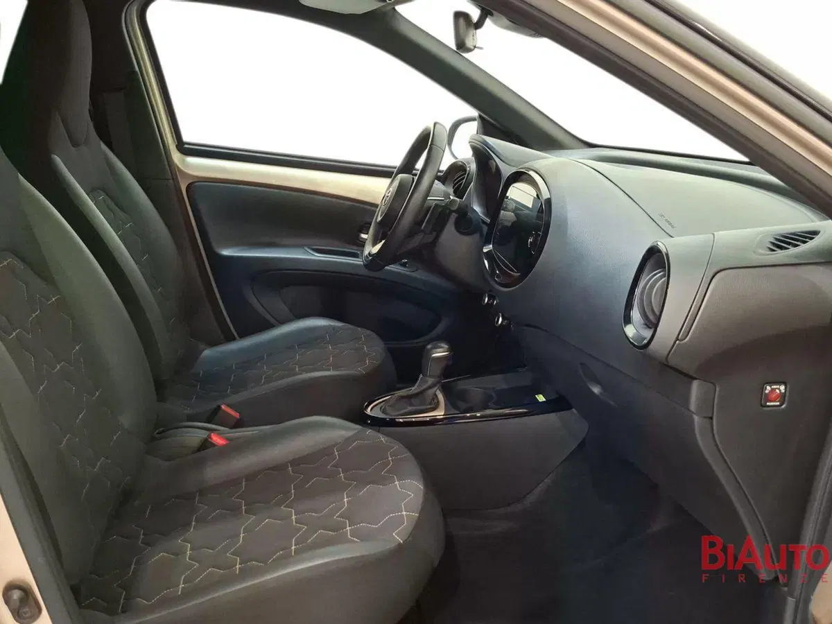 Toyota Aygo X usata a Firenze (18)