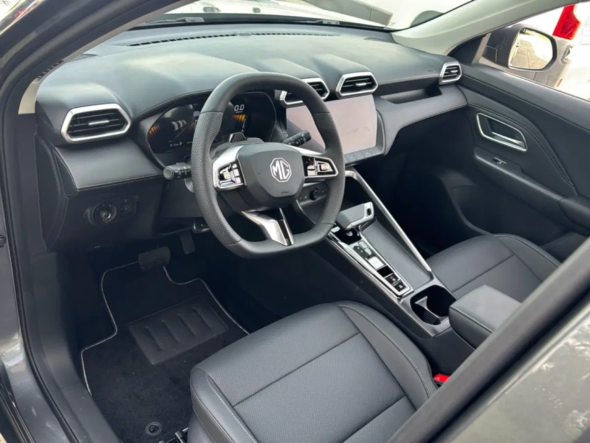 Mg ZS nuova a Ferrara (13)