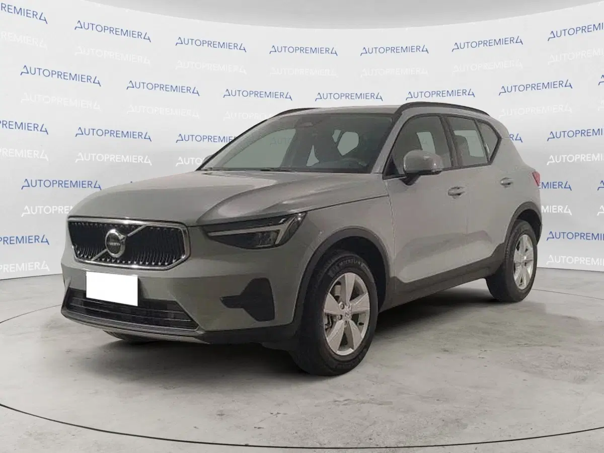 Volvo XC40 nuova a Como
