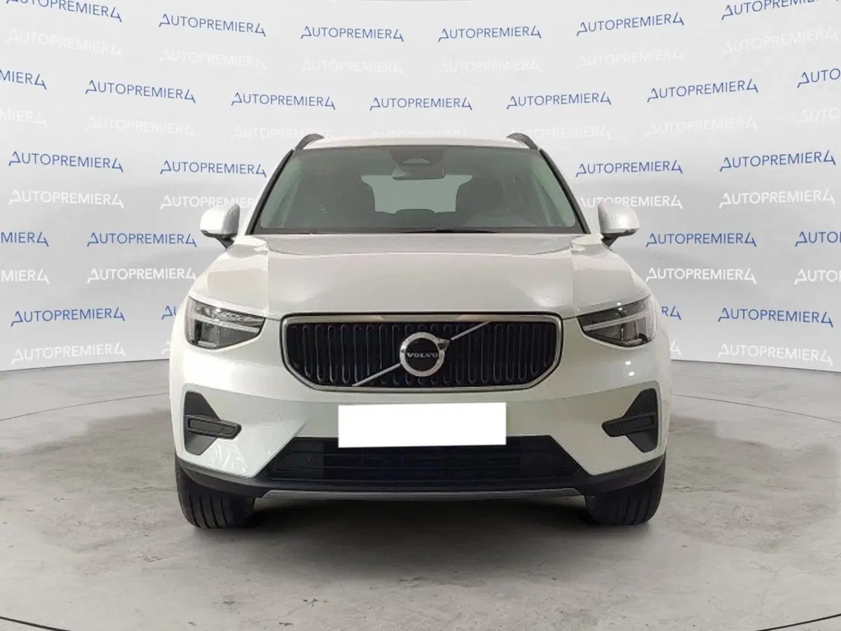 Volvo XC40 nuova a Como (2)