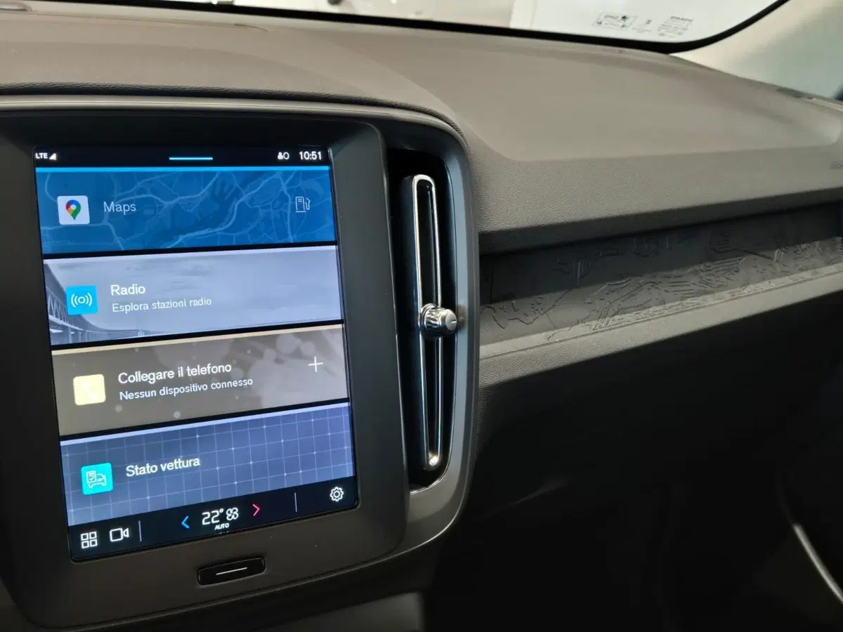Volvo XC40 nuova a Como (6)