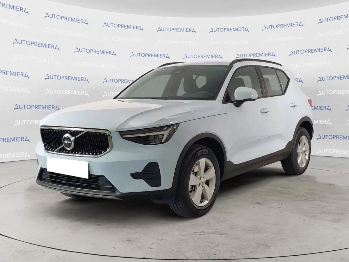 Volvo XC40 nuova a Como