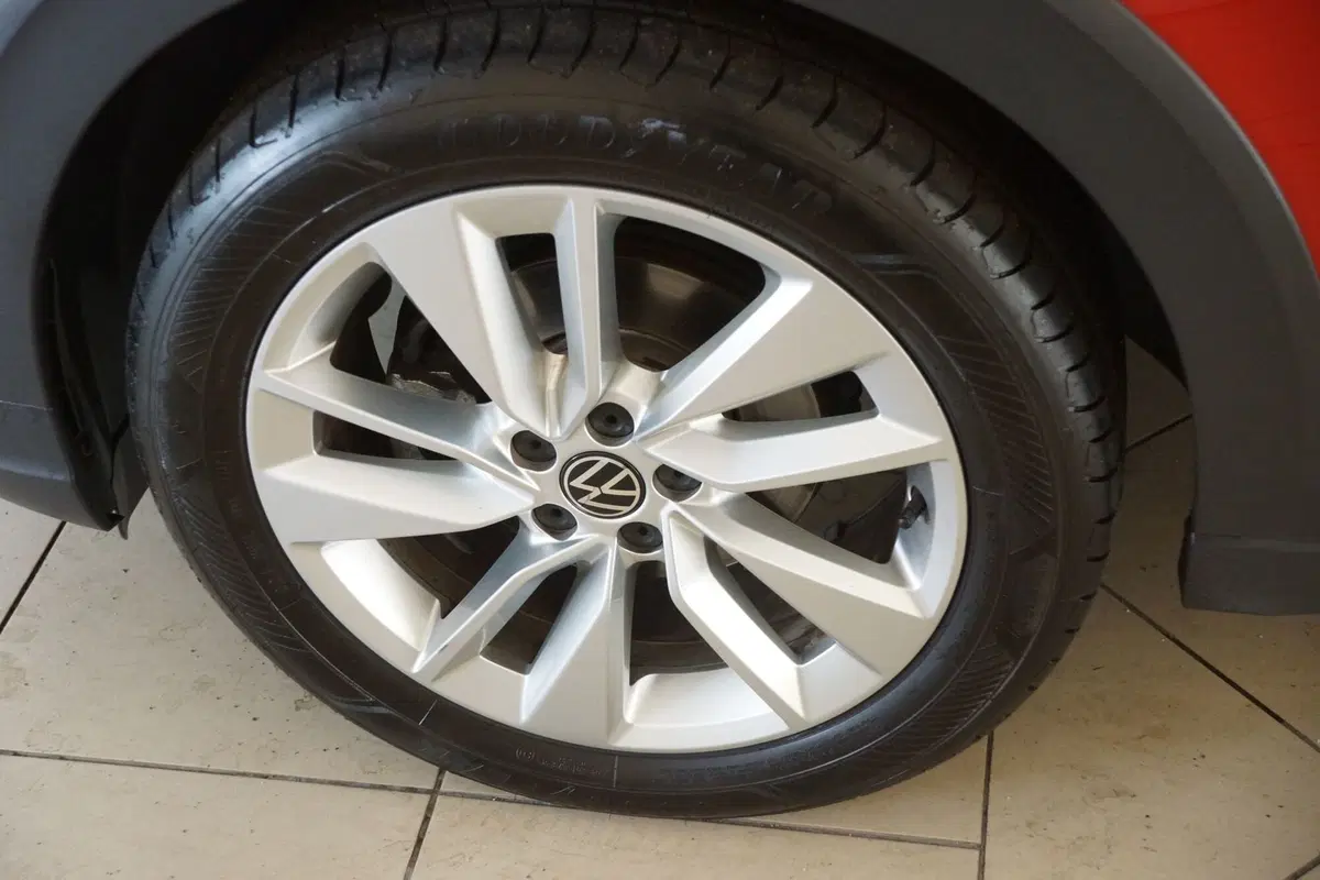 Volkswagen Taigo usata a Torino (20)