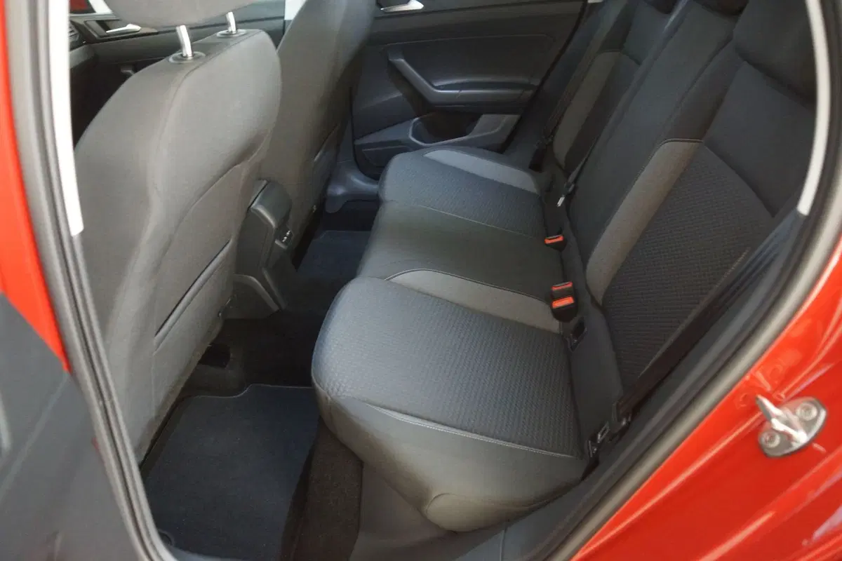 Volkswagen Taigo usata a Torino (9)