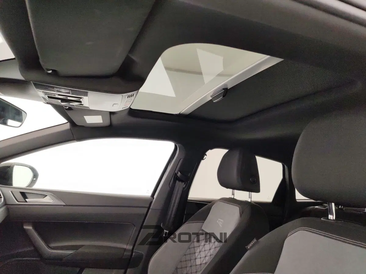 Volkswagen Taigo usata a Massa-Carrara (10)