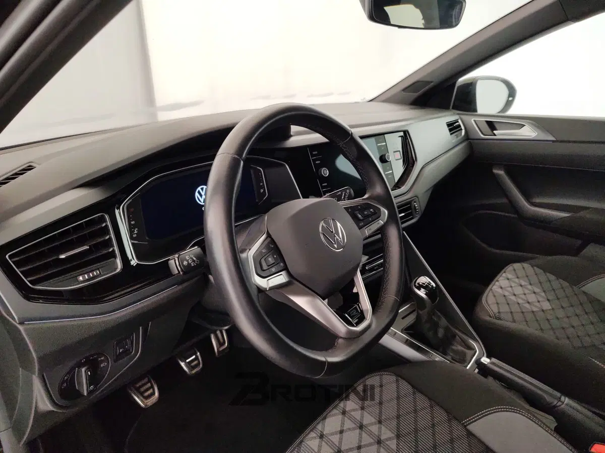 Volkswagen Taigo usata a Massa-Carrara (8)