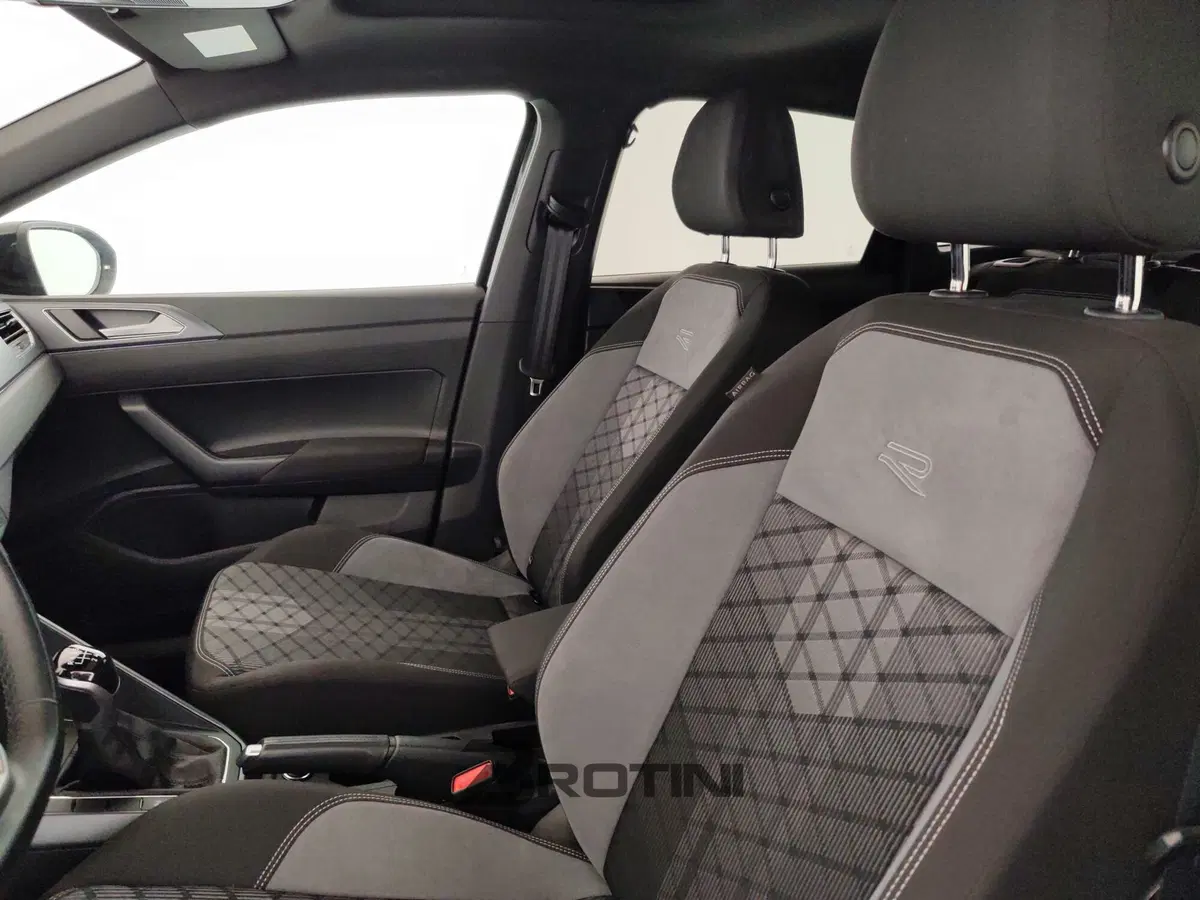 Volkswagen Taigo usata a Massa-Carrara (9)