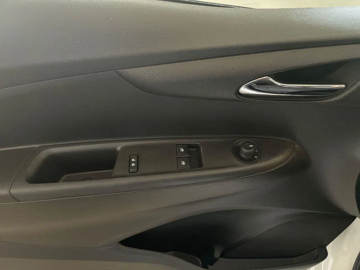 Opel Karl usata a Salerno (13)