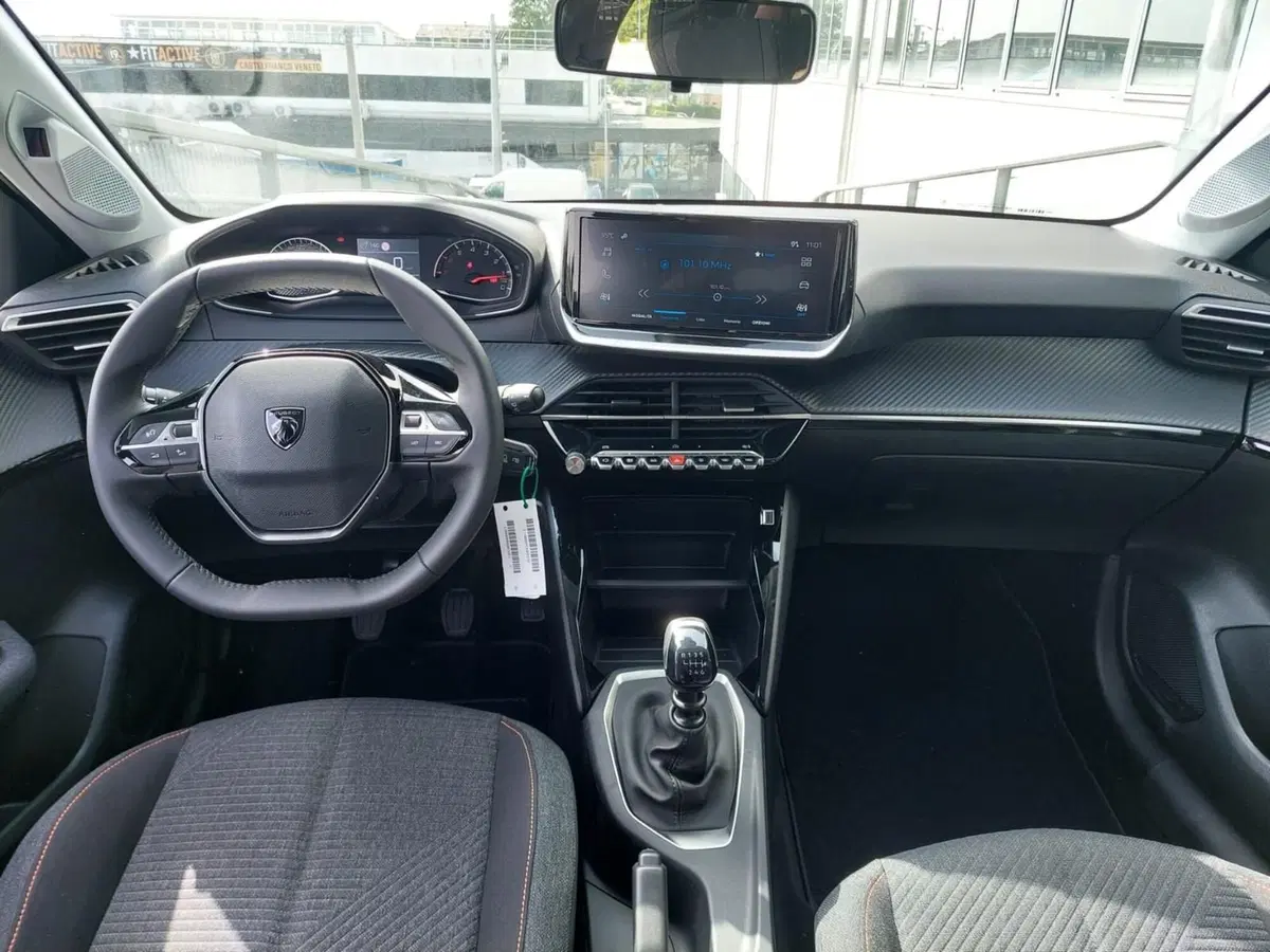 Peugeot 208 nuova a Treviso (10)