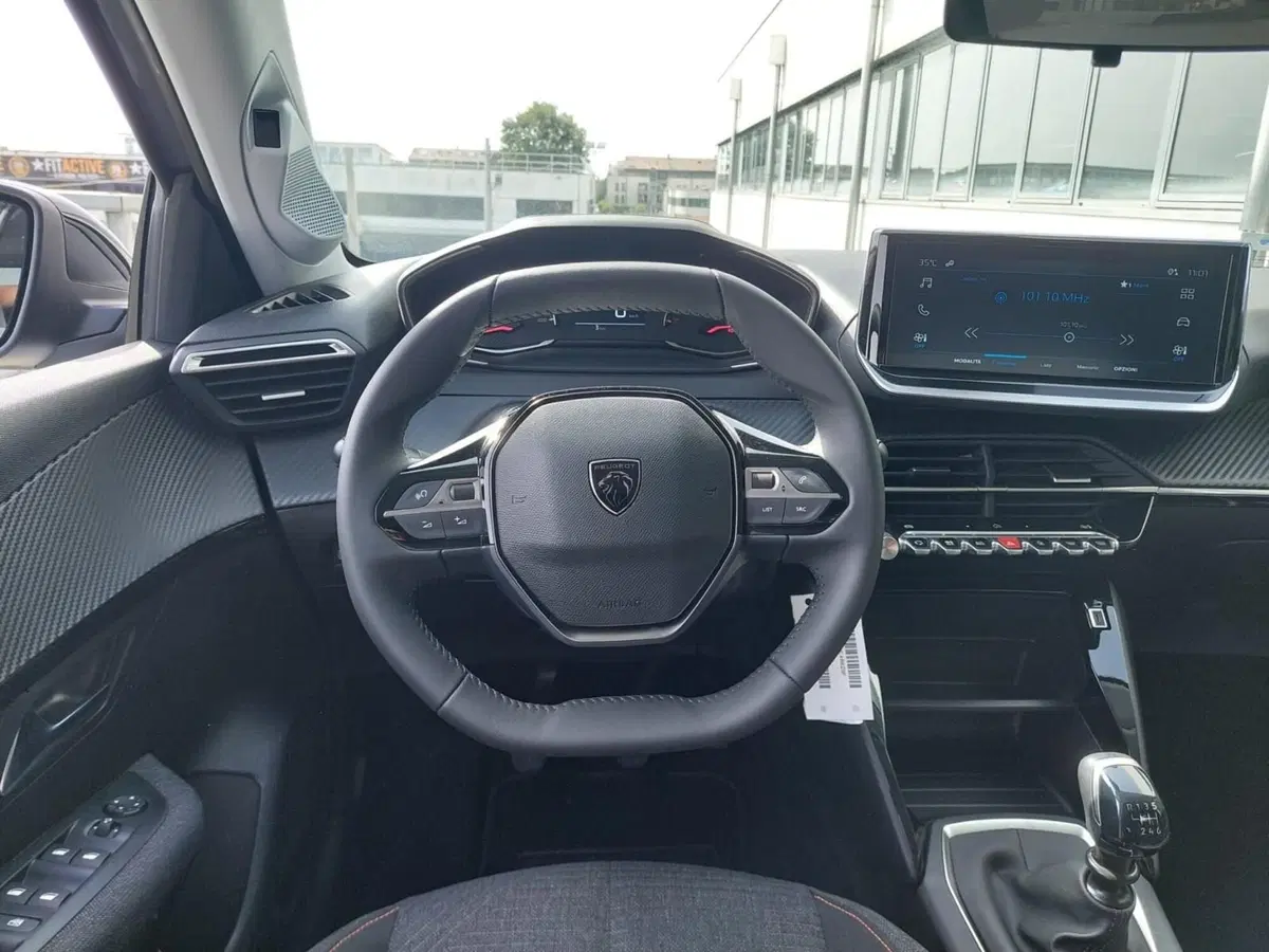 Peugeot 208 nuova a Treviso (11)
