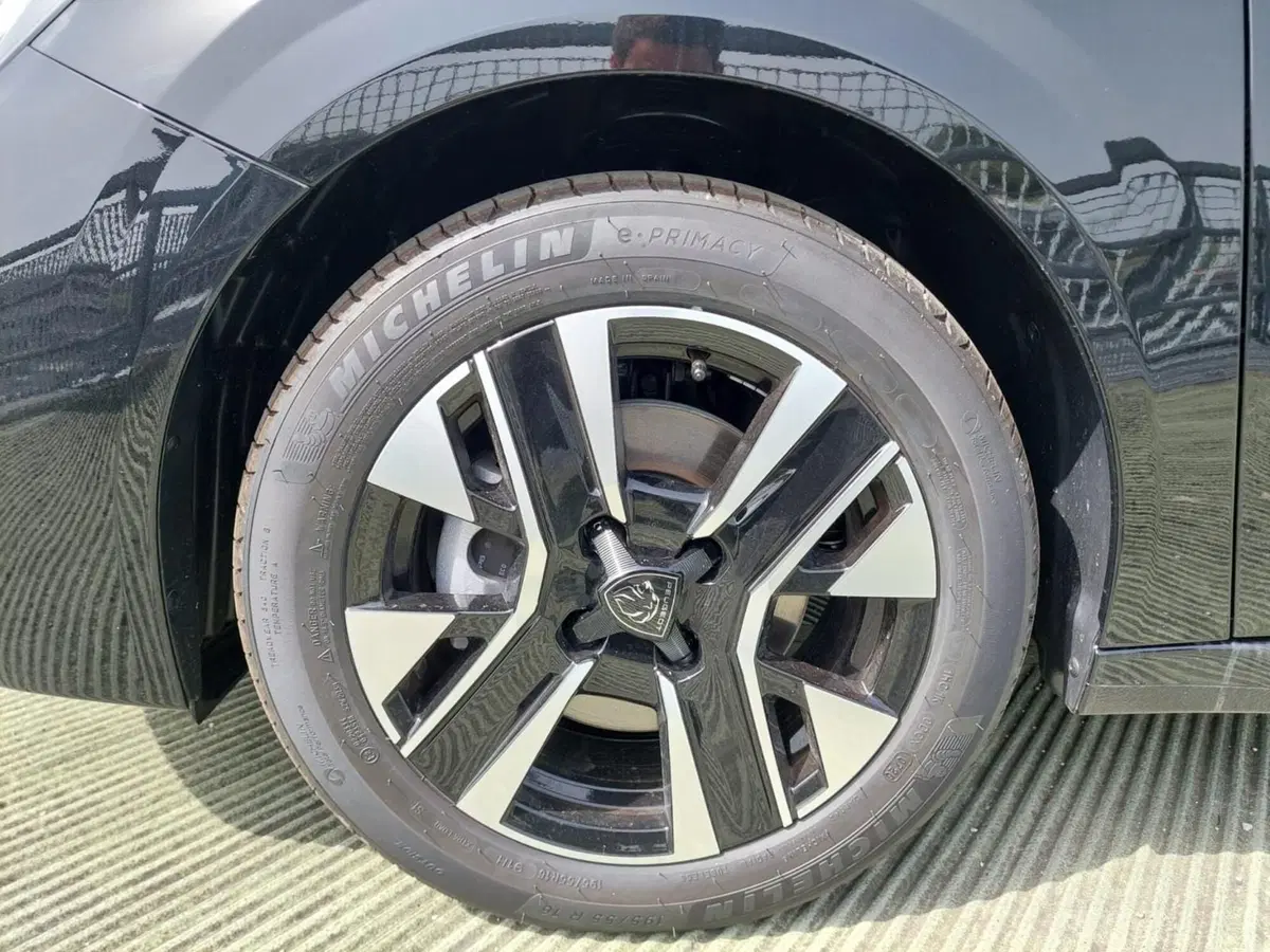 Peugeot 208 nuova a Treviso (7)