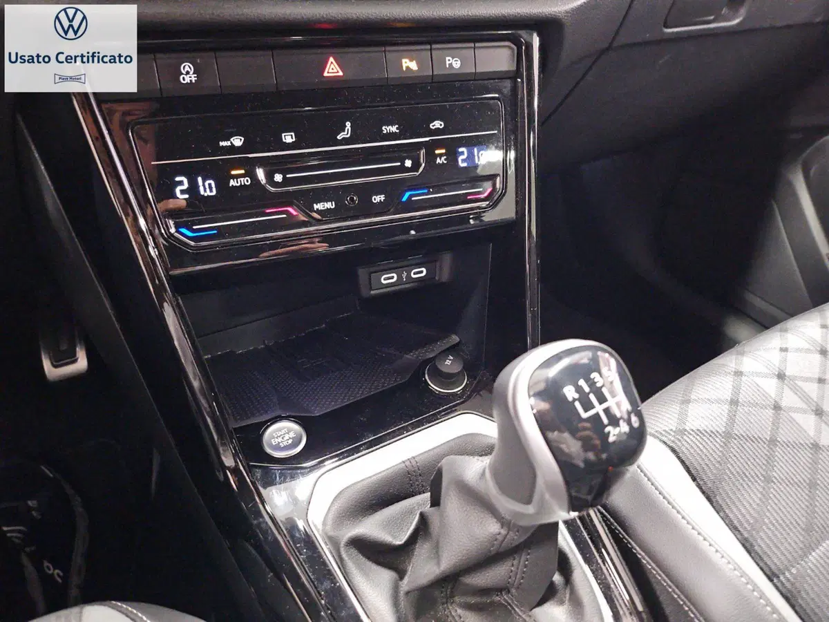 Volkswagen T-Roc usata a Genova (15)