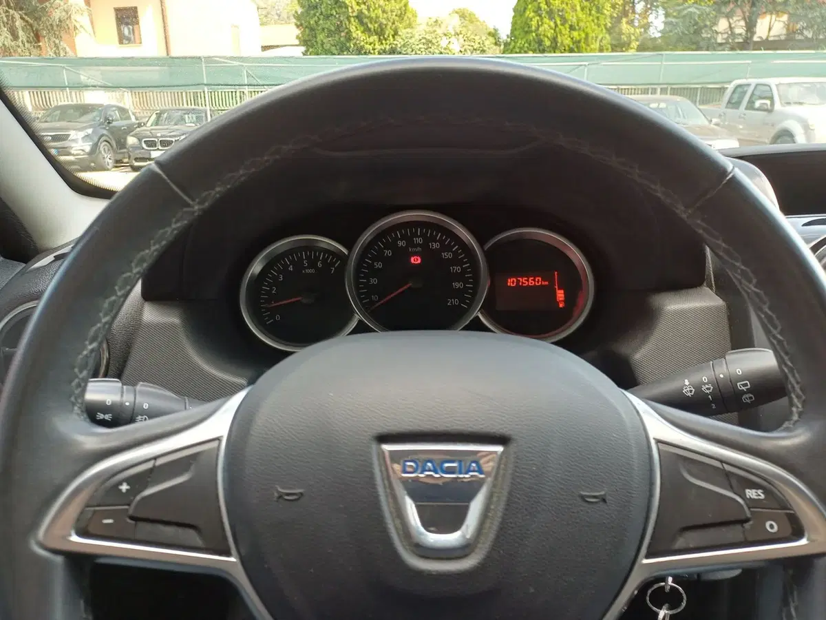 Dacia Duster usata a Modena (14)