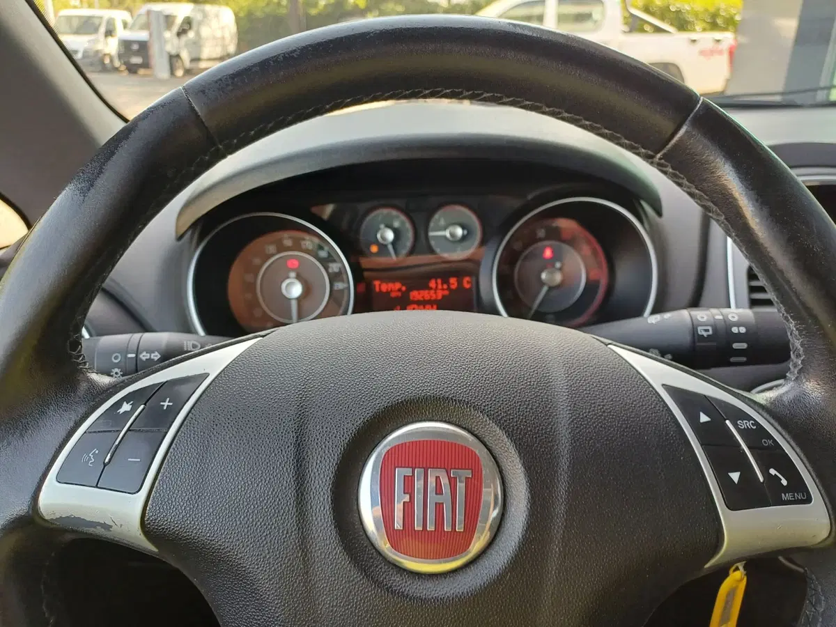 Fiat Grande Punto usata a Modena (15)