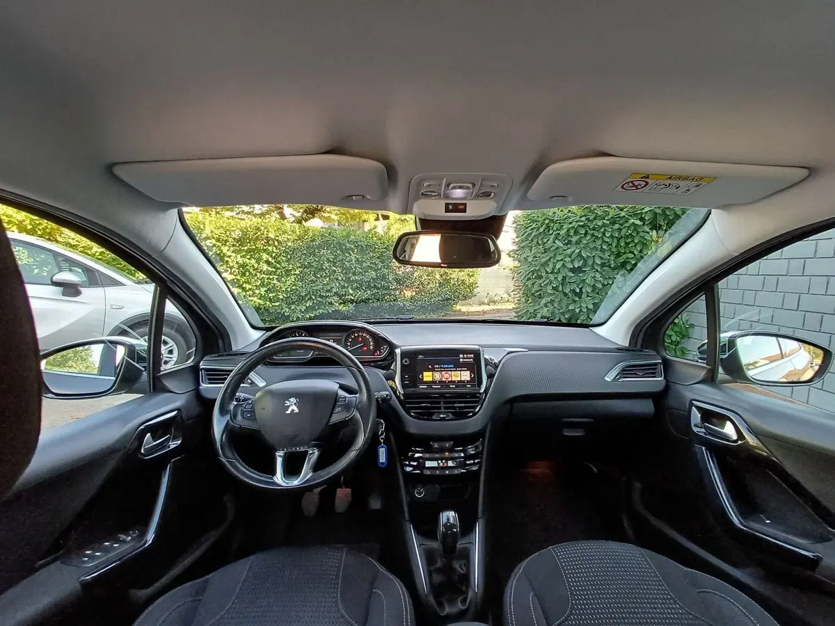 Peugeot 208 usata a Modena (10)