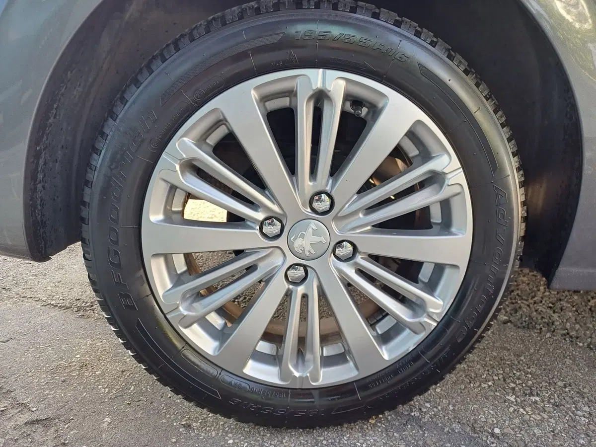Peugeot 208 usata a Modena (7)