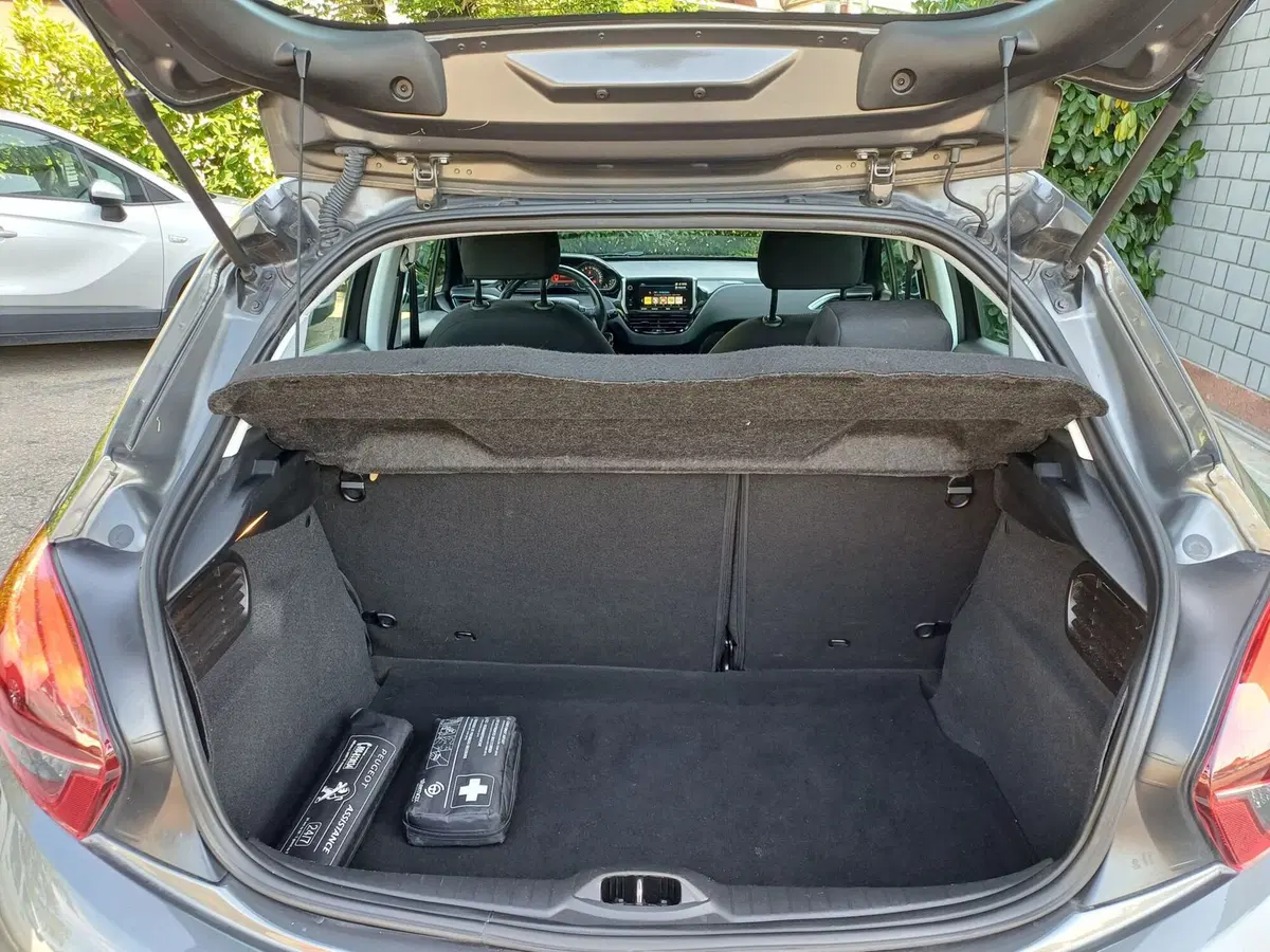 Peugeot 208 usata a Modena (9)