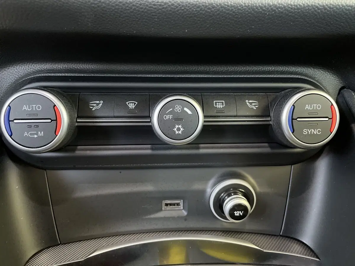 Alfa Romeo Stelvio usata a Terni (12)