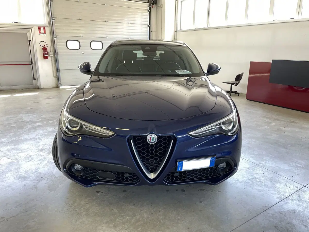 Alfa Romeo Stelvio usata a Terni (2)