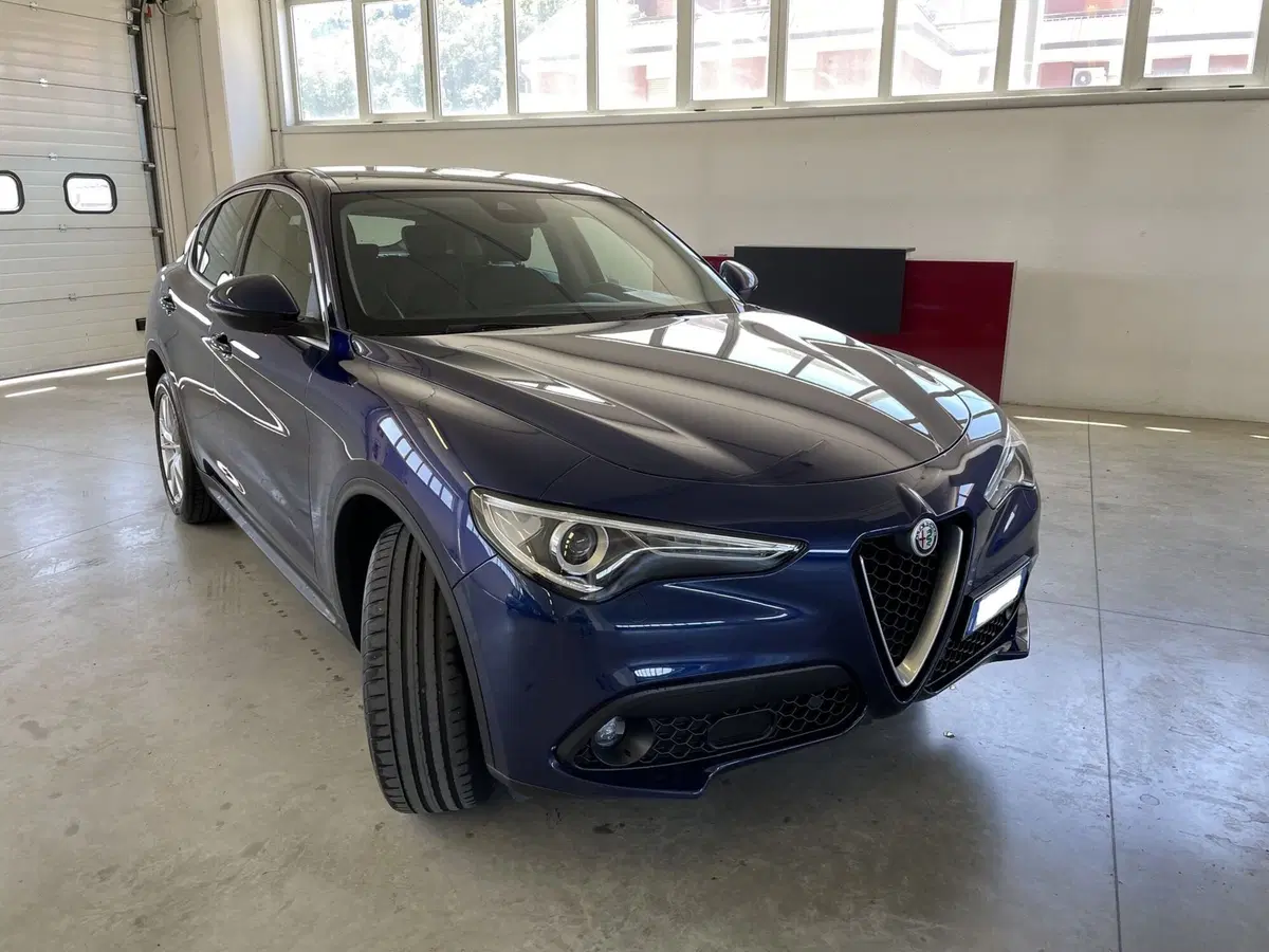 Alfa Romeo Stelvio usata a Terni (3)