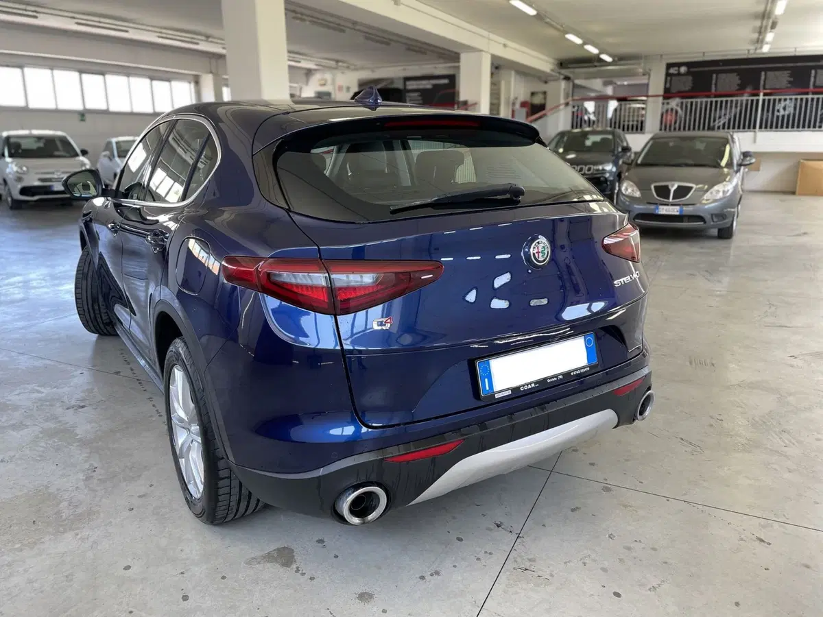Alfa Romeo Stelvio usata a Terni (4)