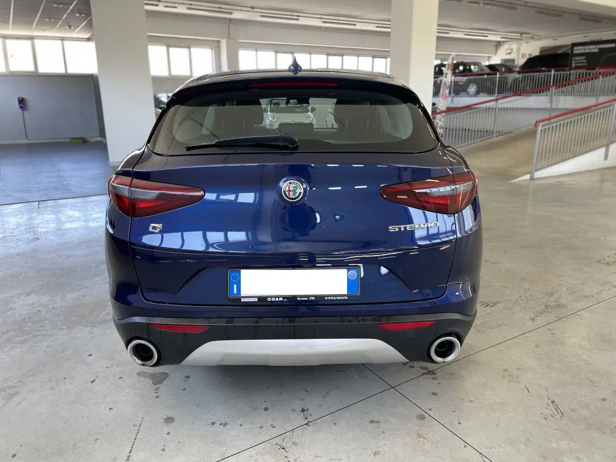 Alfa Romeo Stelvio usata a Terni (5)
