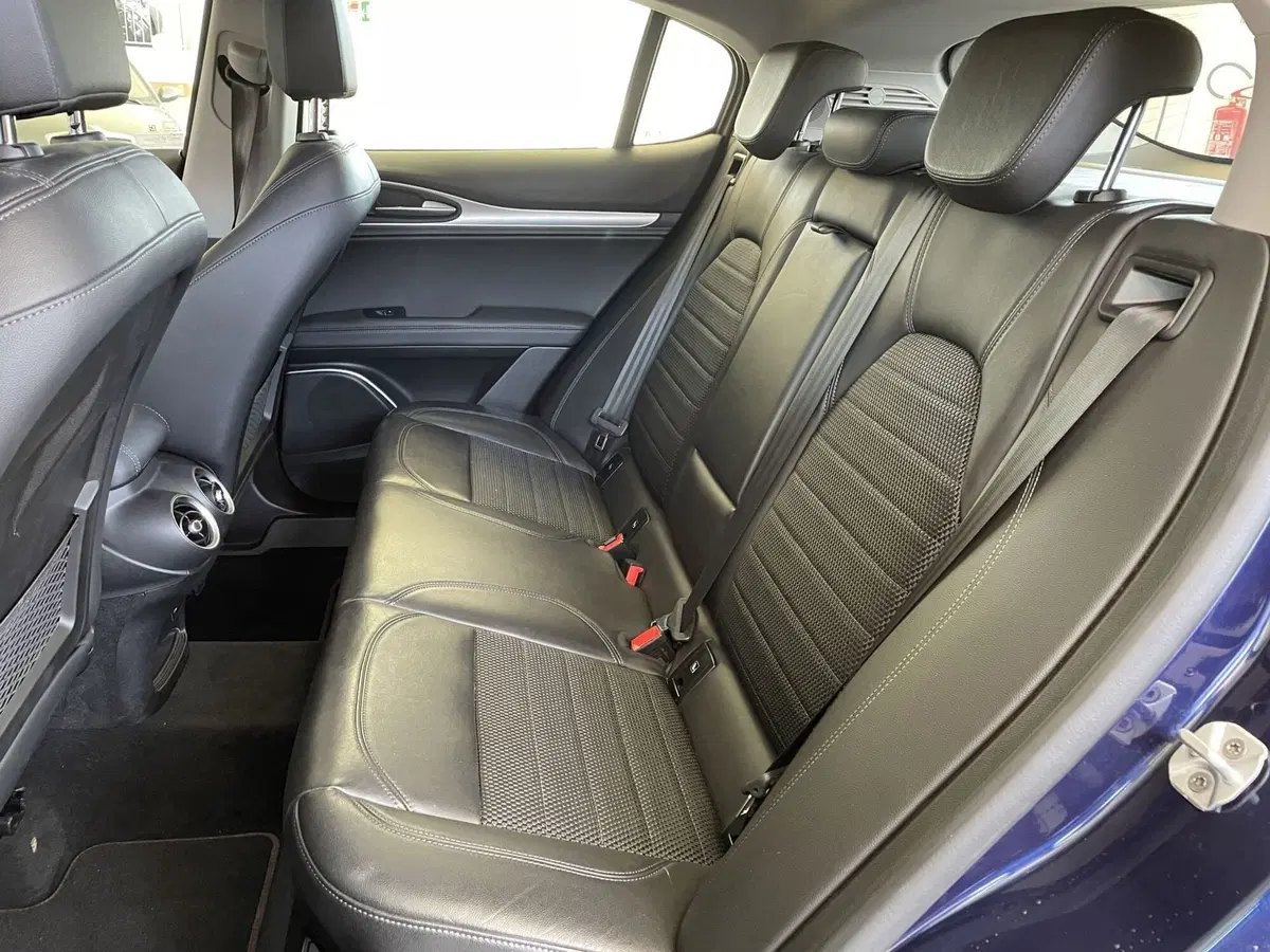 Alfa Romeo Stelvio usata a Terni (9)