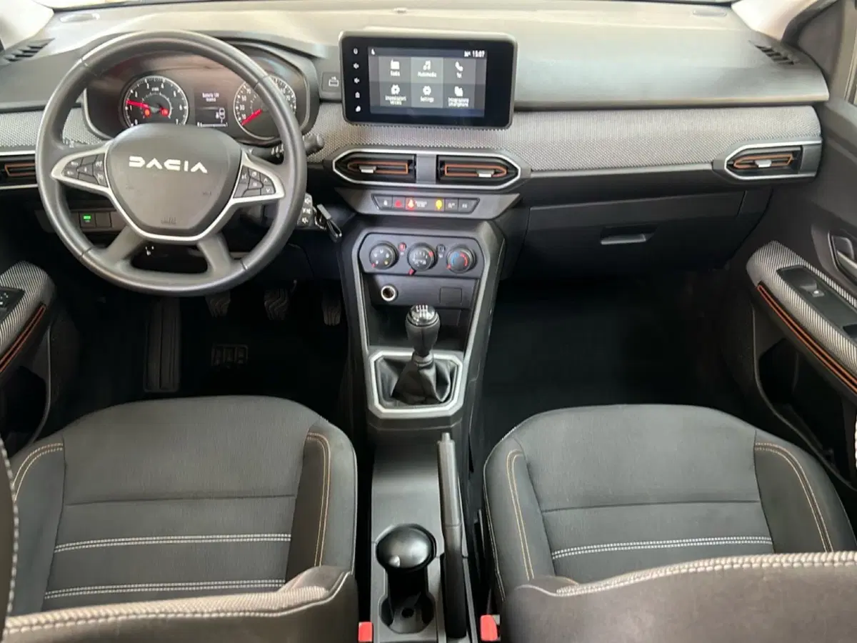 Dacia Sandero usata a Roma (11)