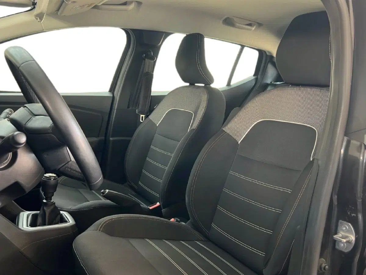 Dacia Sandero usata a Roma (12)