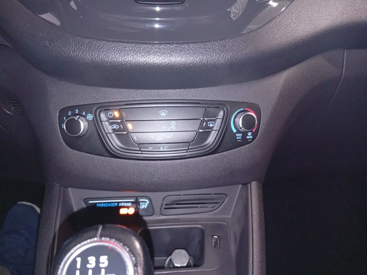 Ford Tourneo Courier usata a Varese (19)