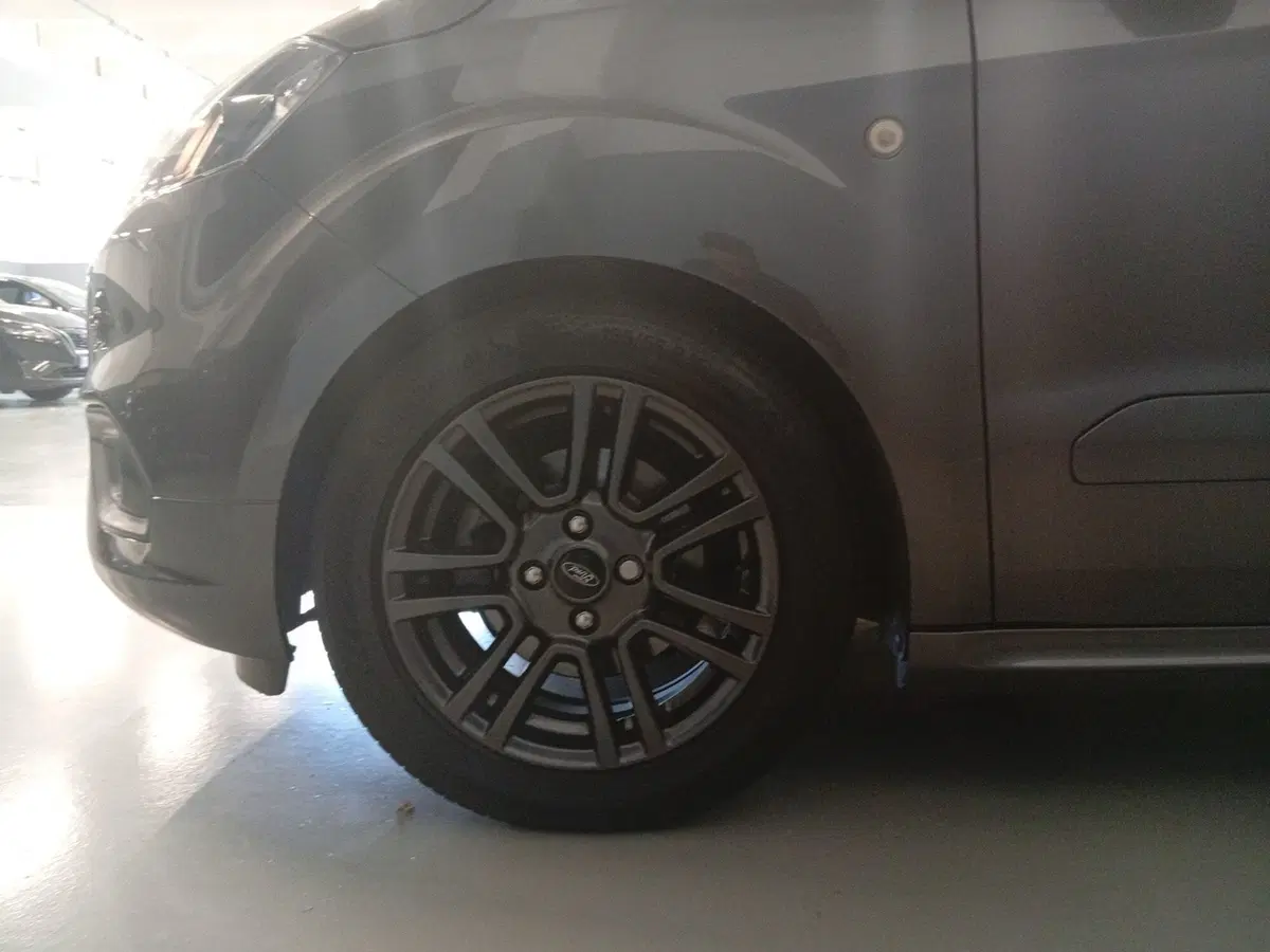 Ford Tourneo Courier usata a Varese (8)