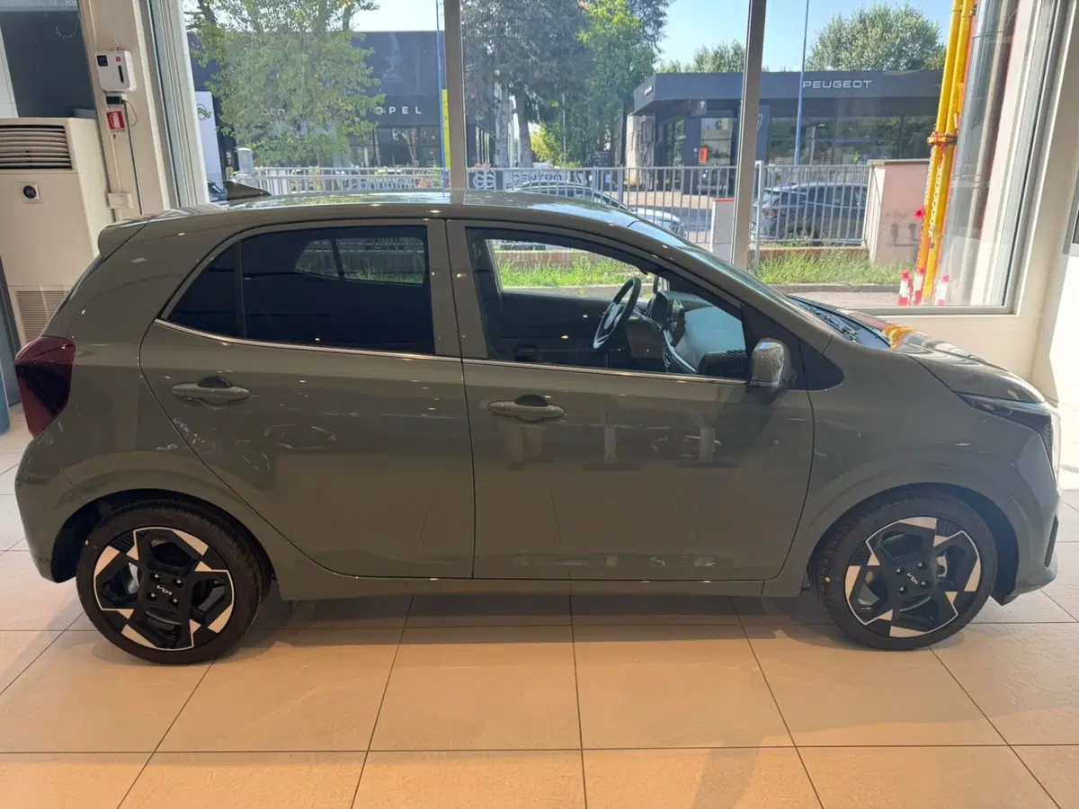 Kia Picanto nuova a Bologna (8)
