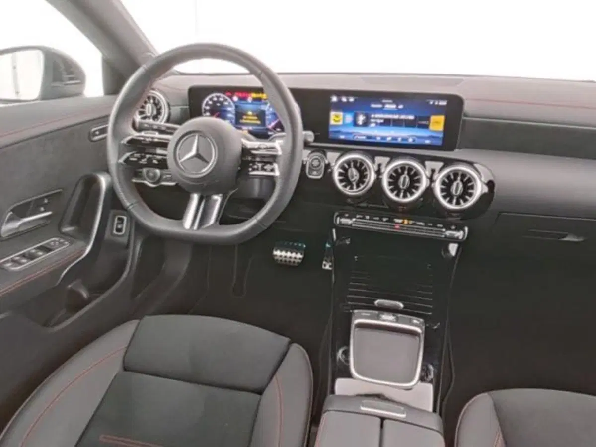 Mercedes-Benz CLA Shooting Brake usata a Milano (6)