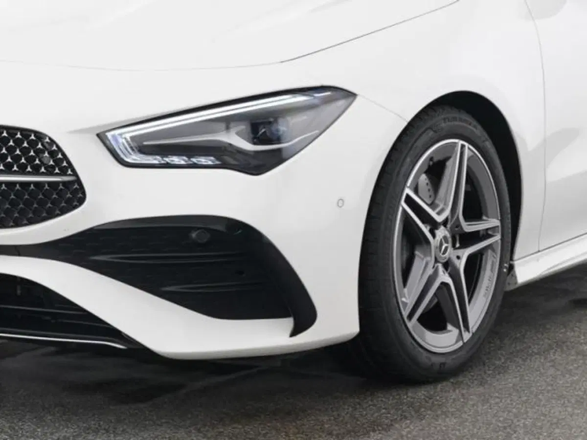 Mercedes-Benz CLA Shooting Brake usata a Milano (3)