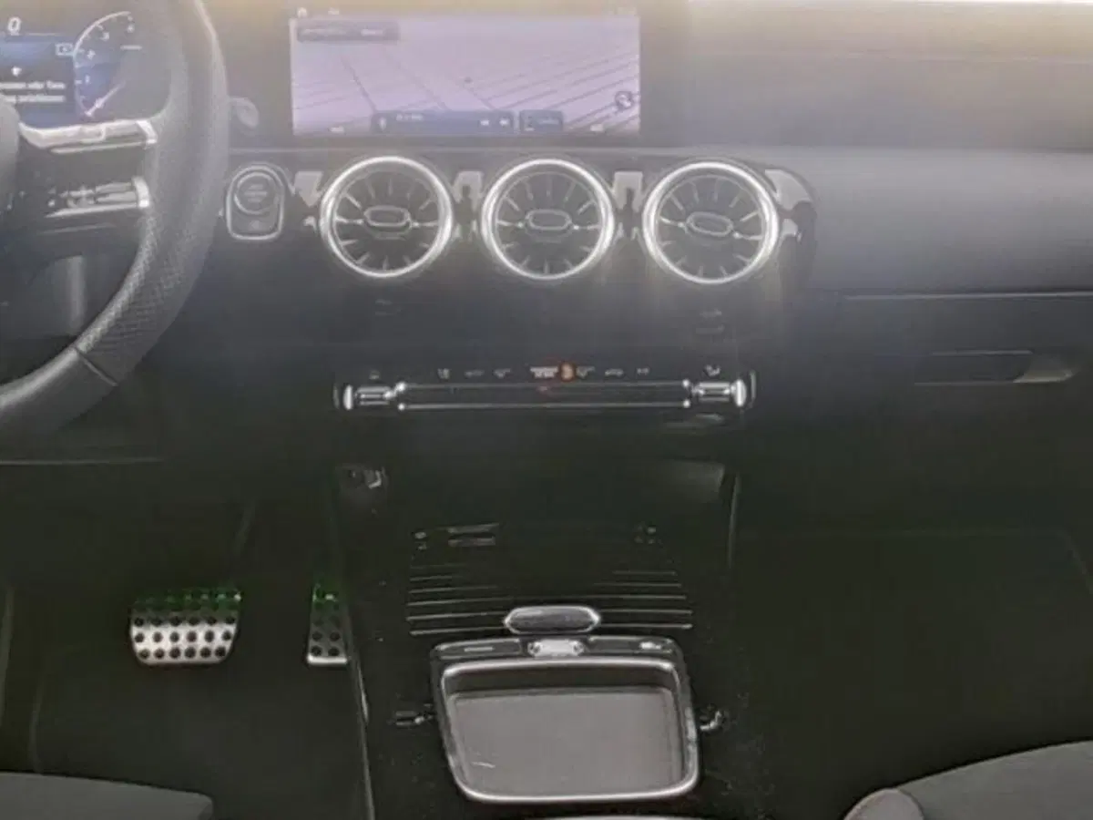 Mercedes-Benz CLA Shooting Brake usata a Milano (5)